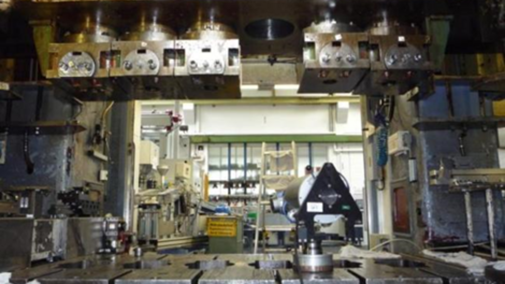 Beispielbild für Pressenvermessung mittels Seitwärtsadapter